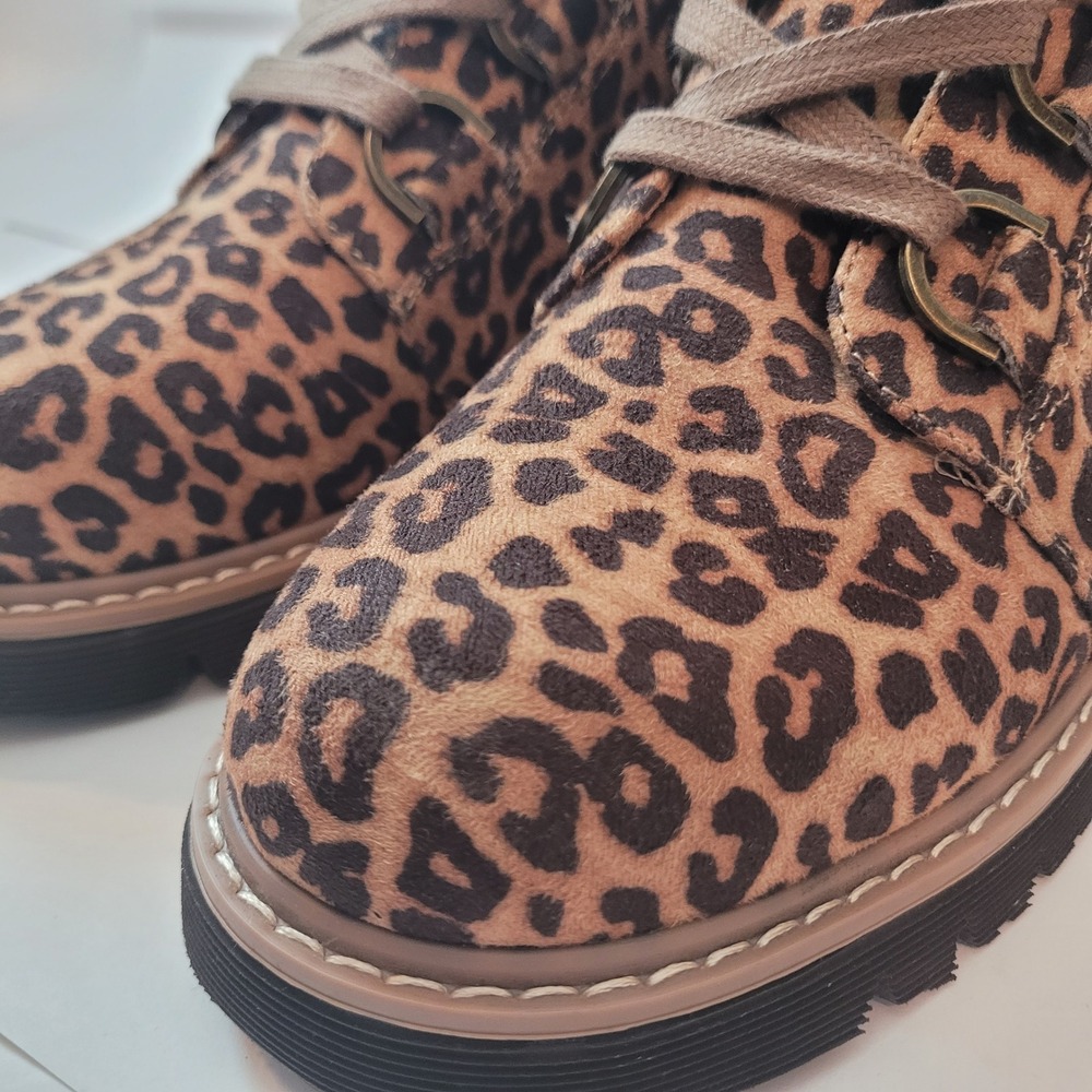 Hey‎ Girl by Corkys Campfire Leopard Ankle Boots Women 10 Lug Sole Animal Print - Picture 6 of 13